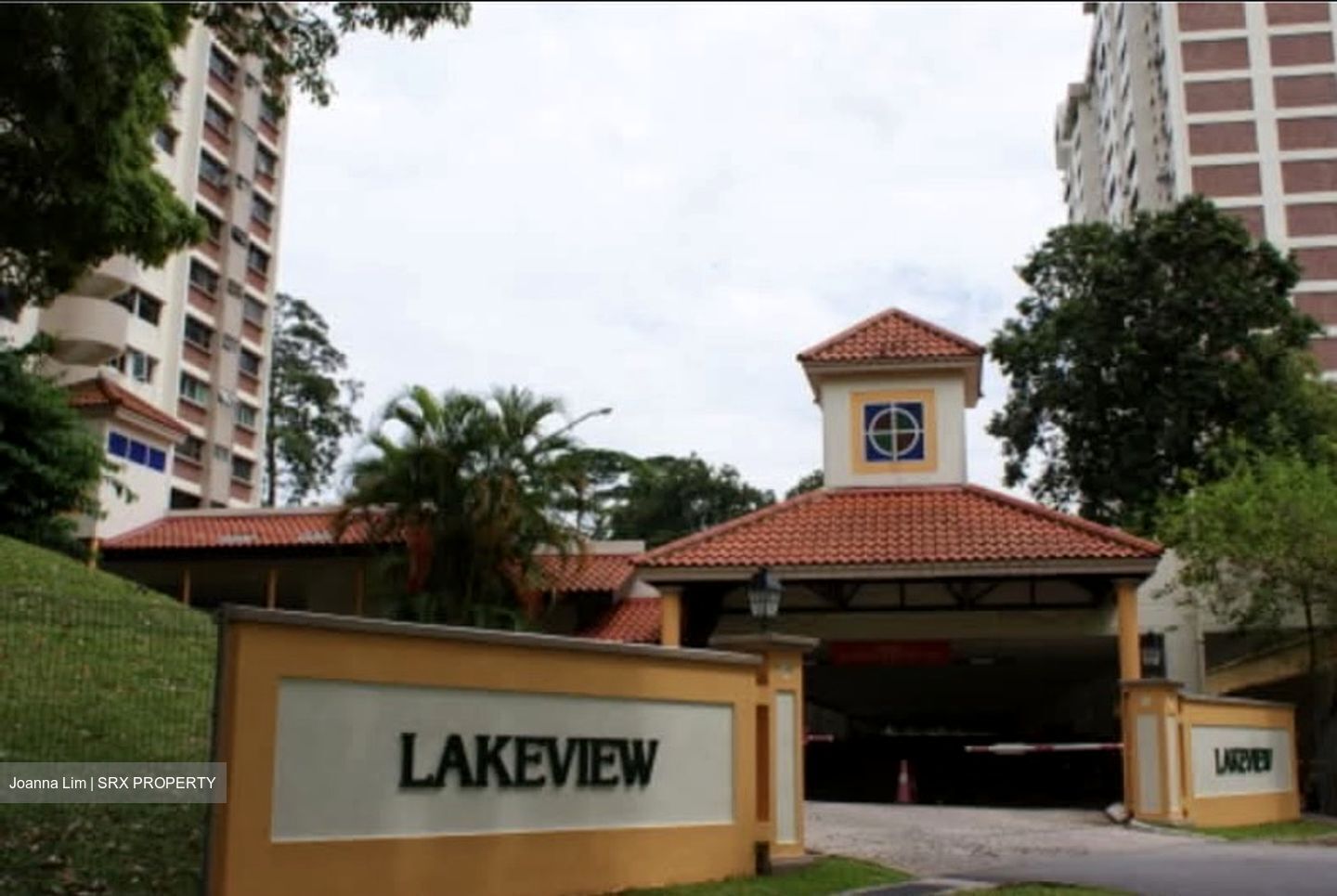 Lakeview Estate (D20), Apartment #572165421